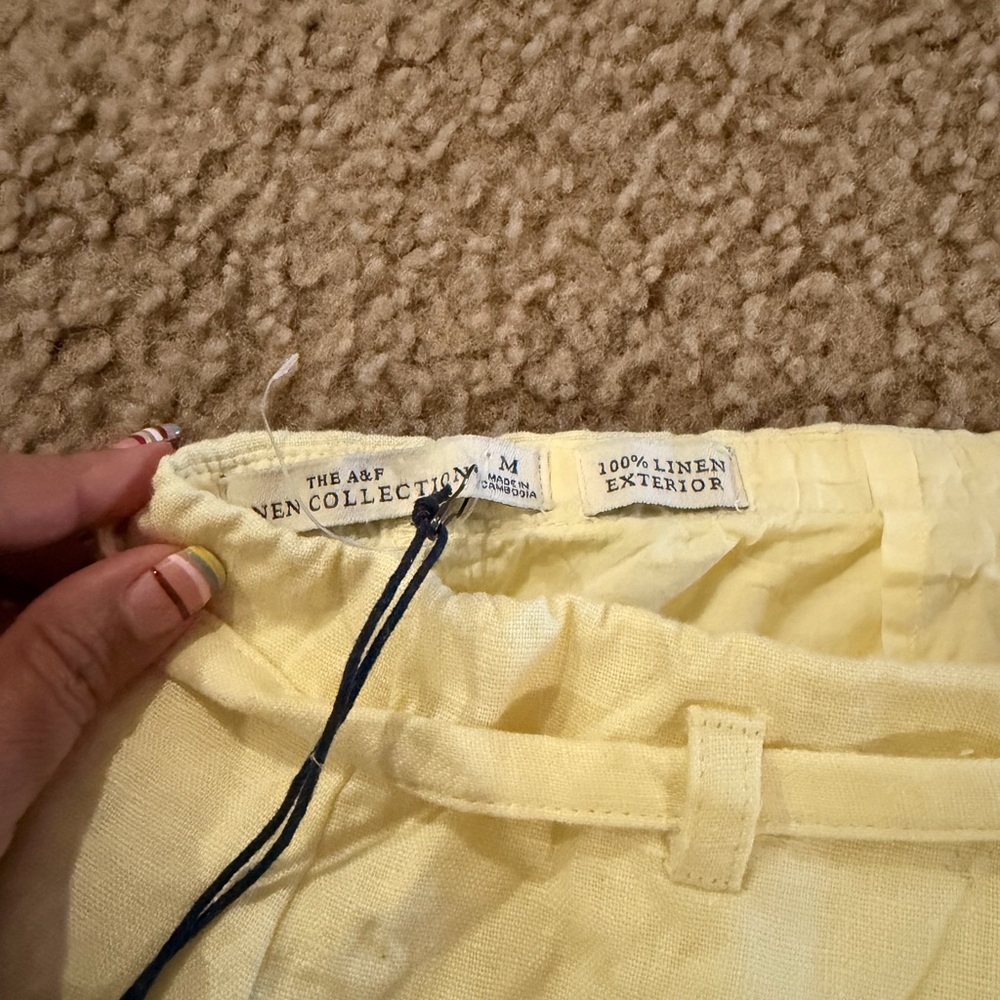 A&F Linen Yellow Shorts